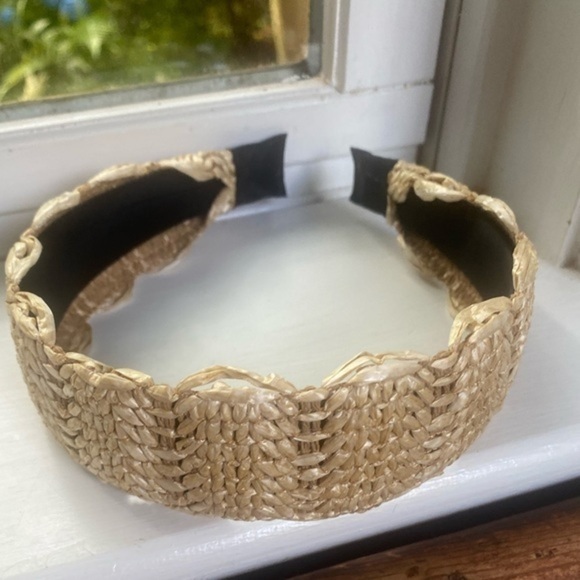 Anthropologie Accessories - Anthropologie Scalloped Raffia Headband